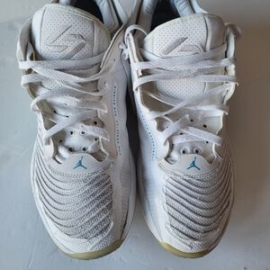 Nike Jordan Men Non Desistas - Non Exieris  Size 12 Whute/blue,orange.